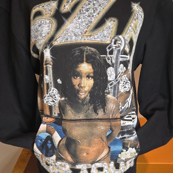 SZA SOS TOUR Black Graphic Hoodie with Tour Print - Picture 4 of 9